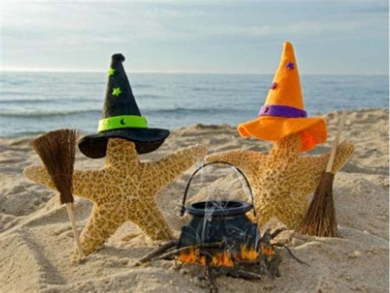 UNA NOTTE DI HALLOWEEN UNA NOTTE DI HALLOWEEN